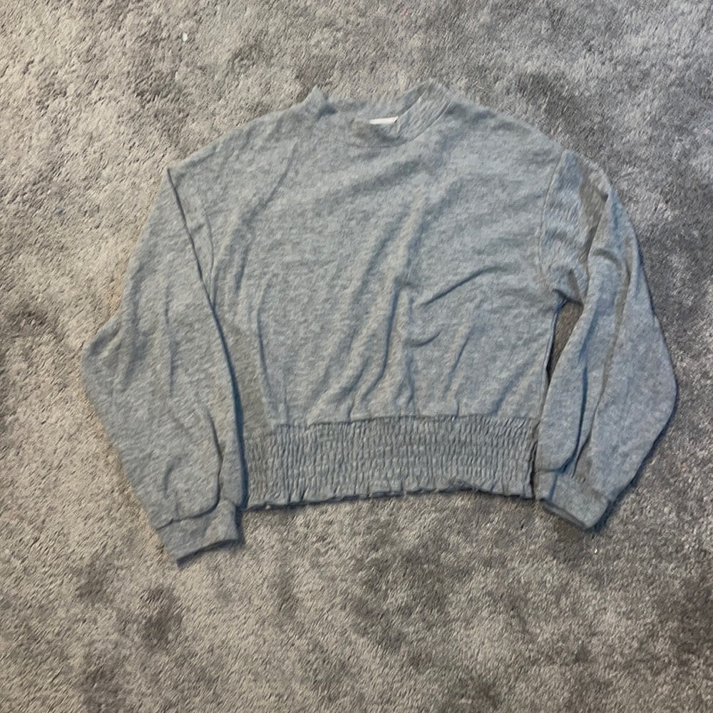 Gray long sleeve top